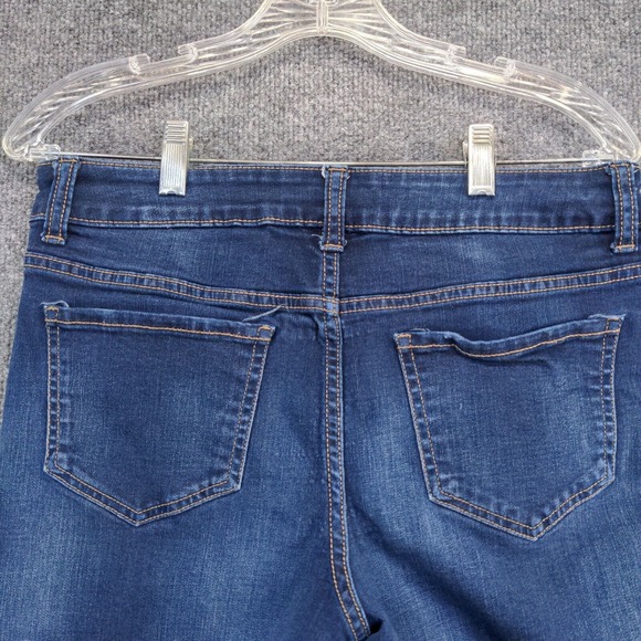 Time & Tru Women's Mid Rise Jean Shorts Blue Size 6 Distressed Cotton Blend - Picture 3 of 14